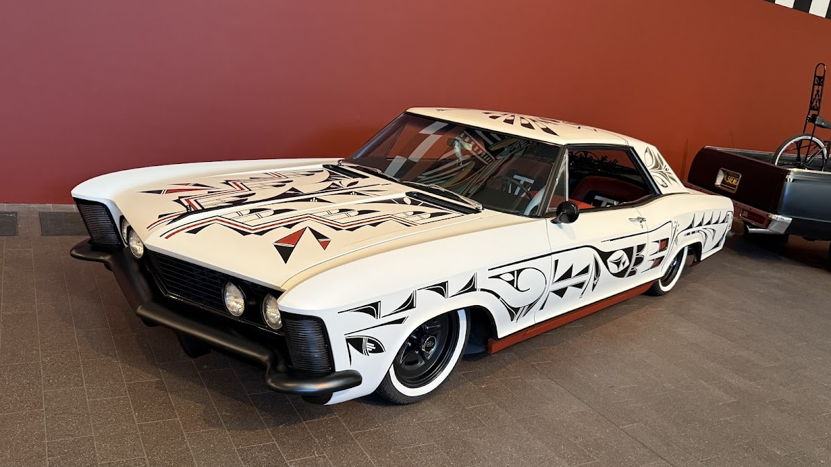 Detailed white classic car model
